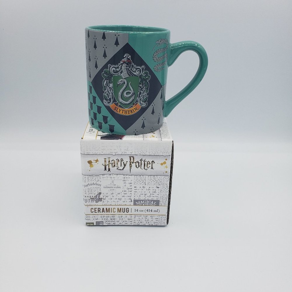 NEW Harry Potter Slytherin house mug